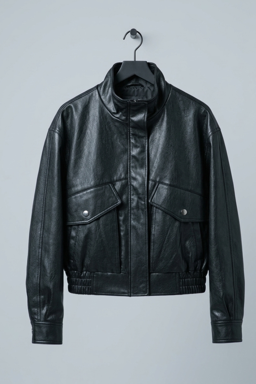Black cropped vegan leather jacket with stand collar – detail