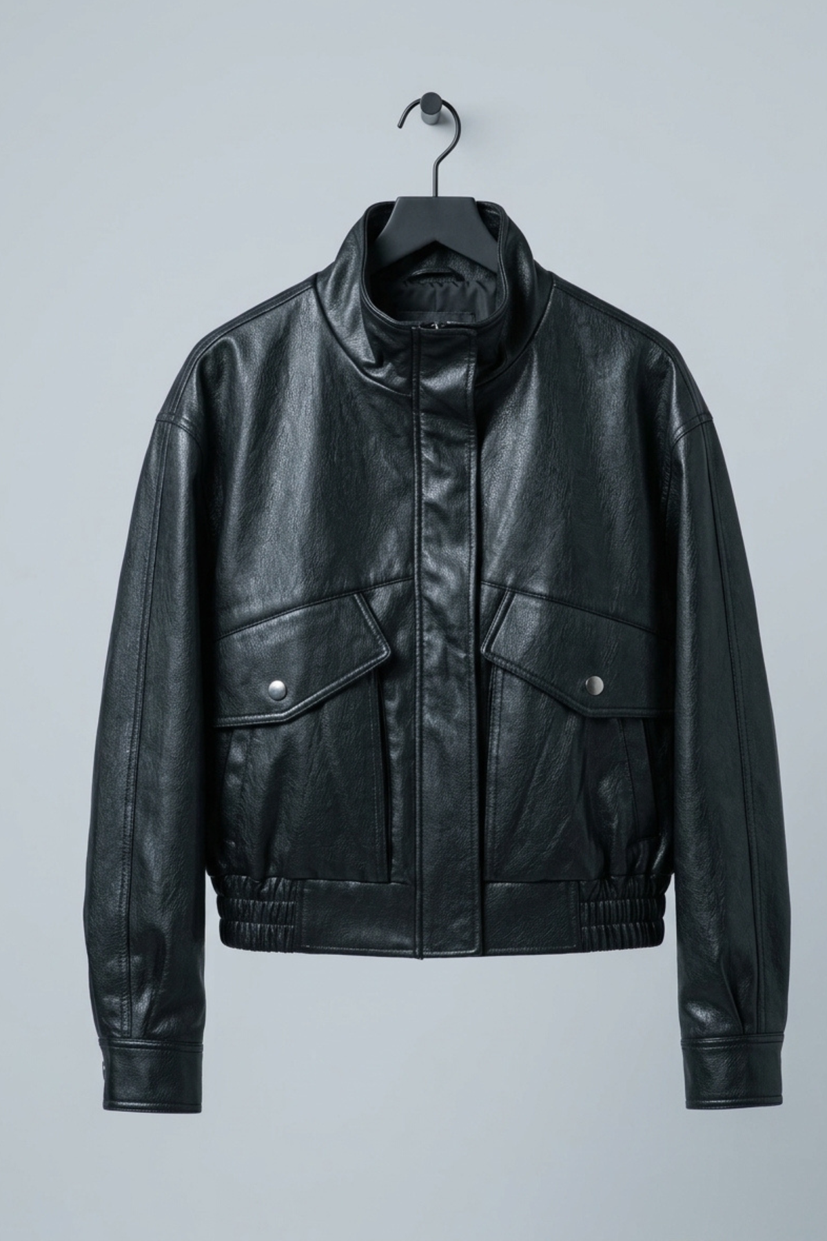 Black cropped vegan leather jacket with stand collar – detail