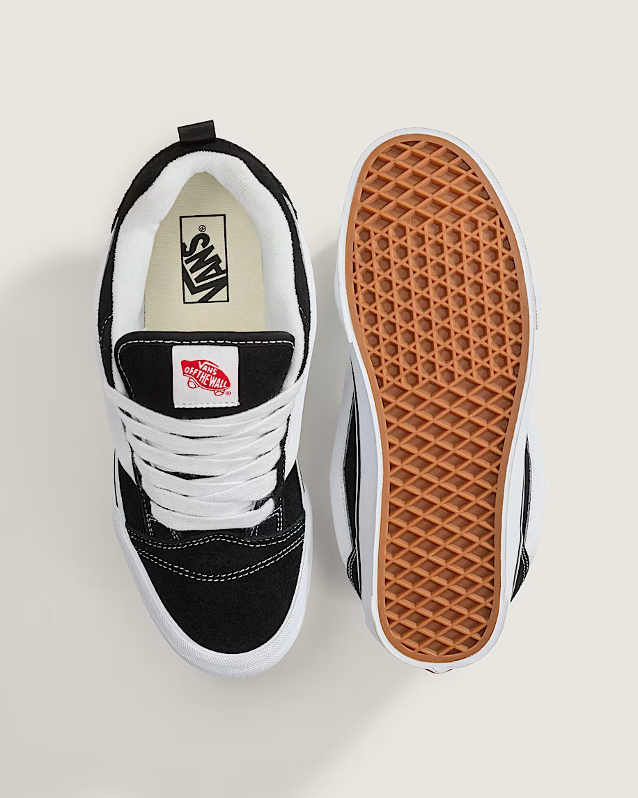 Vans / Knu Skool Shoe / Black & White