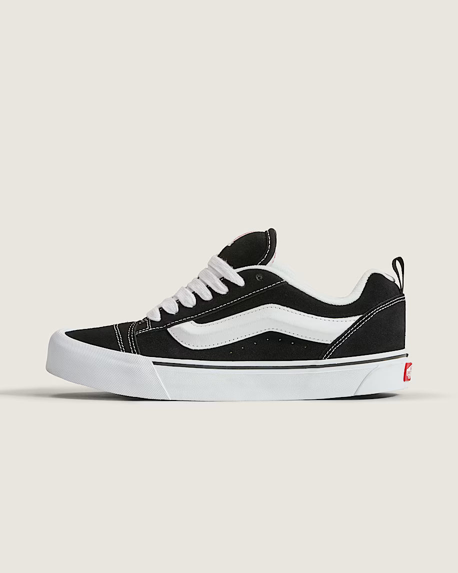 Vans / Knu Skool Shoe / Black & White