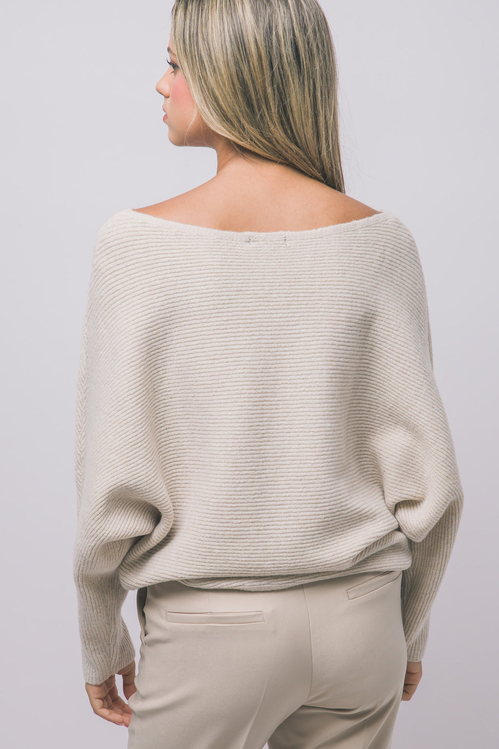 Oatmeal oversized knit sweater for women – detail view