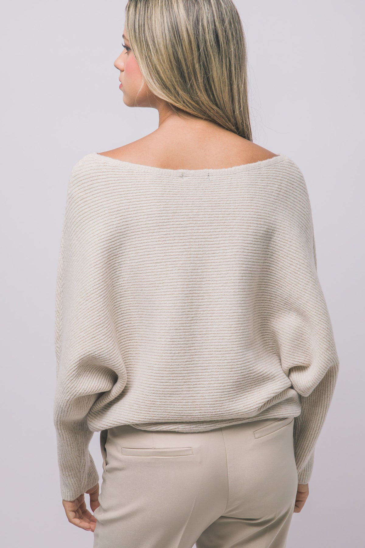 Oatmeal oversized knit sweater for women – detail view