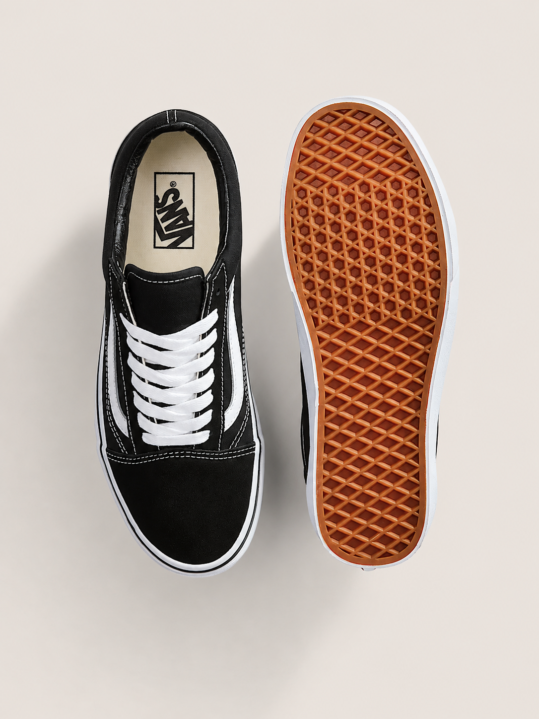 VN000D3HY28 / Old Skool / Black-White